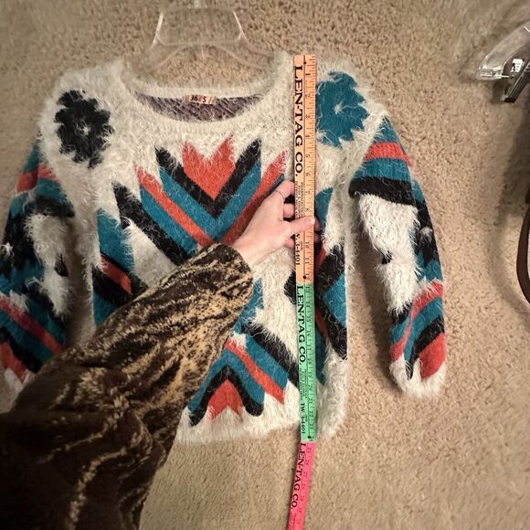 36 Point 5 Womens Aztec Native American Style Boho Hippie Eyelash Sweater Size S - Picture 8 of 11